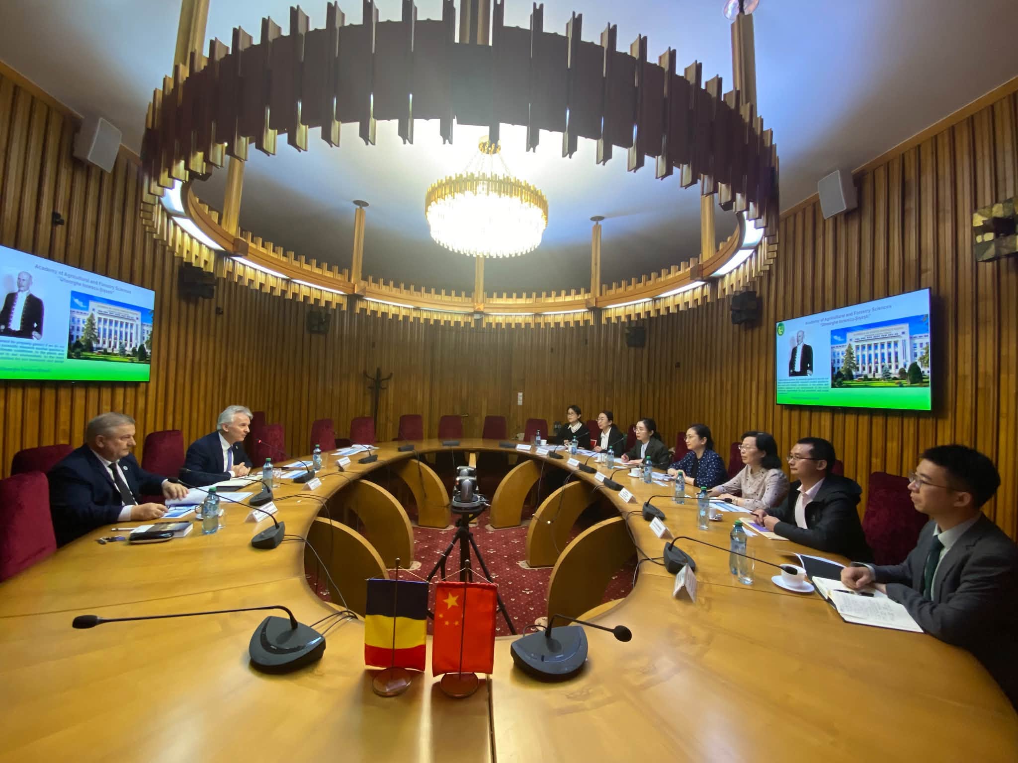Primirea la ASAS a unei delegații de cercetători din cadrul Institute of Scientific and Technical Information of China (ISTIC)i